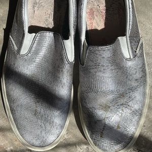 Womens Vans Off The Wall Classic Metallic Silver White Slip On Shoes Size 10